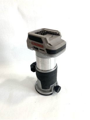 Акумуляторна вертикальна фрезерна машина CROWN CT26010HX