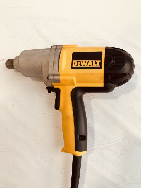 Гайковерт ударний DeWALT DW294