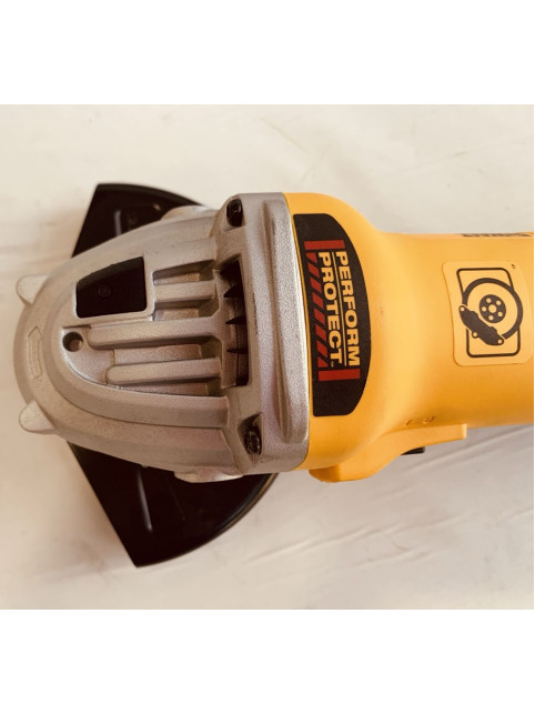 Кутова шліфмашина DeWALT DWE4357
