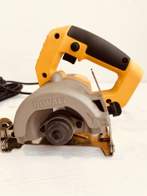 Плиткоріз ручний мережевий DeWALT DWC410