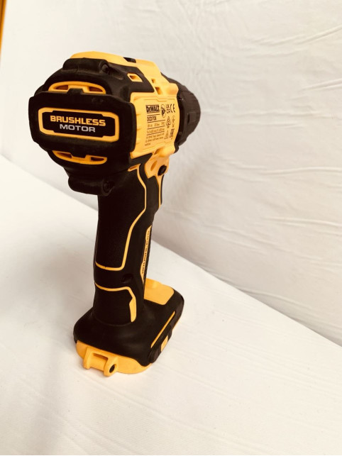 Акумуляторний дриль-шурупокрут DeWALT DCD708D2T.   XR