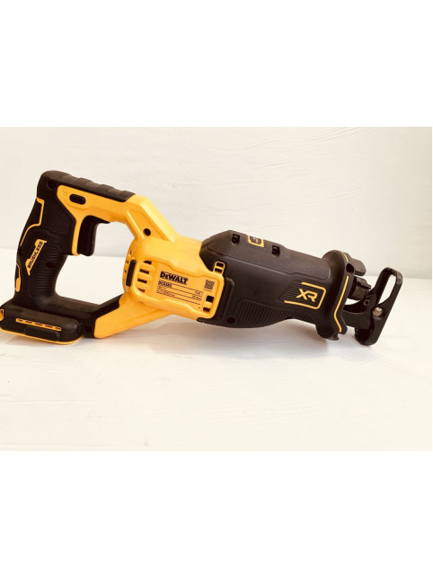 Акумуляторна шабельна пила DeWALT DCS382N, без акб
