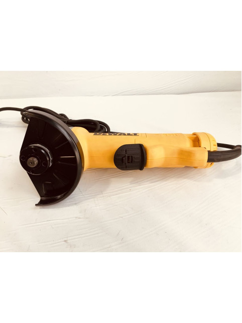 Кутова шліфмашина DeWALT DWE4233
