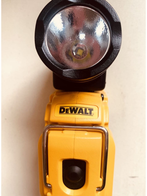 Акумуляторний ліхтар світлодіодний DeWALT DCL510N